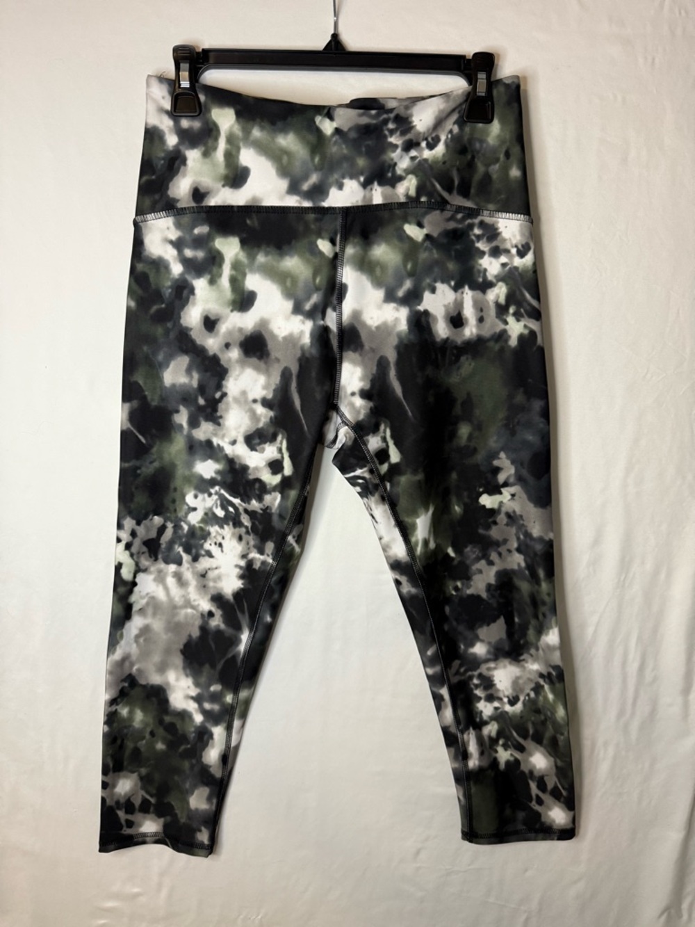 Marika Olive, Black & White Tie-Dye Athletic Leggings
